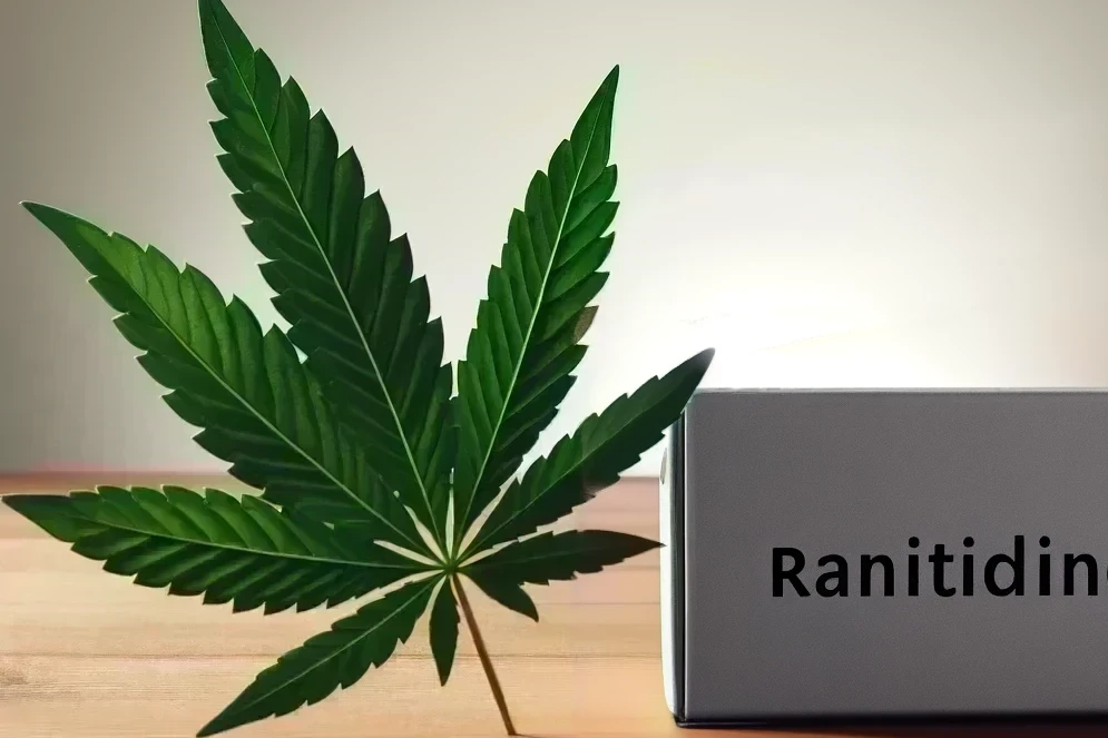 Cannabis y ranitidina (por ejemplo, Zantac, Sostril, Ranitic)